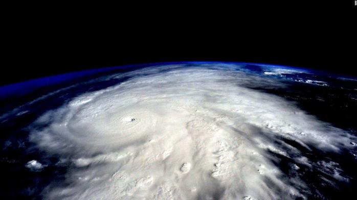NASA показало космические фото и видео «прогулок» самых мощных ураганов 2017 года (ФОТО, ВИДЕО)