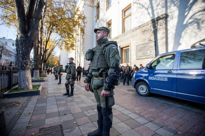 Протести під Радою: в МВС заявили про 300 активістів під парламентом (ФОТО)