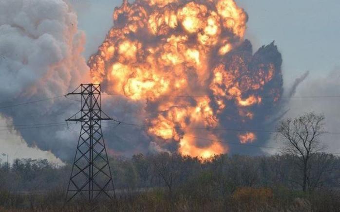 Внаслідок вибухів на складі боєприпасів біля Донецька пошкоджено будинки та інфраструктуру