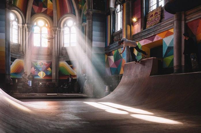 В Испании в столетней церкви обустроили скейт-парк (ФОТО)