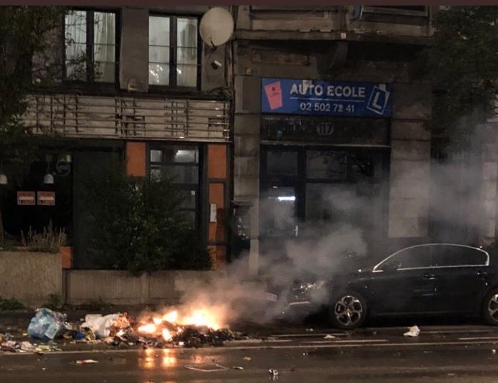 В Брюсселе футбольные фанаты устроили погромы, пострадали полицейские (ФОТО, ВИДЕО)