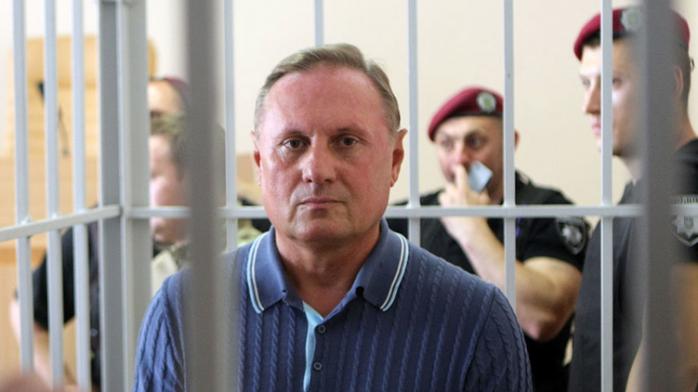 Сидите, сидите: суд продлил арест Ефремова еще на два месяца