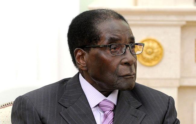 Правящая партия Зимбабве призывает Мугабе оставить президентский пост