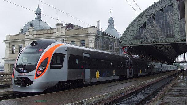 «Укрзалізниця» з 10 грудня вводить новий розклад руху пасажирських поїздів