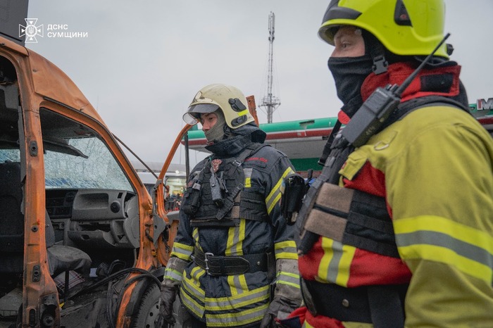 Рашисти 21 жовтня завдали удару по перехрестю у Сумах, фото: ДСНС