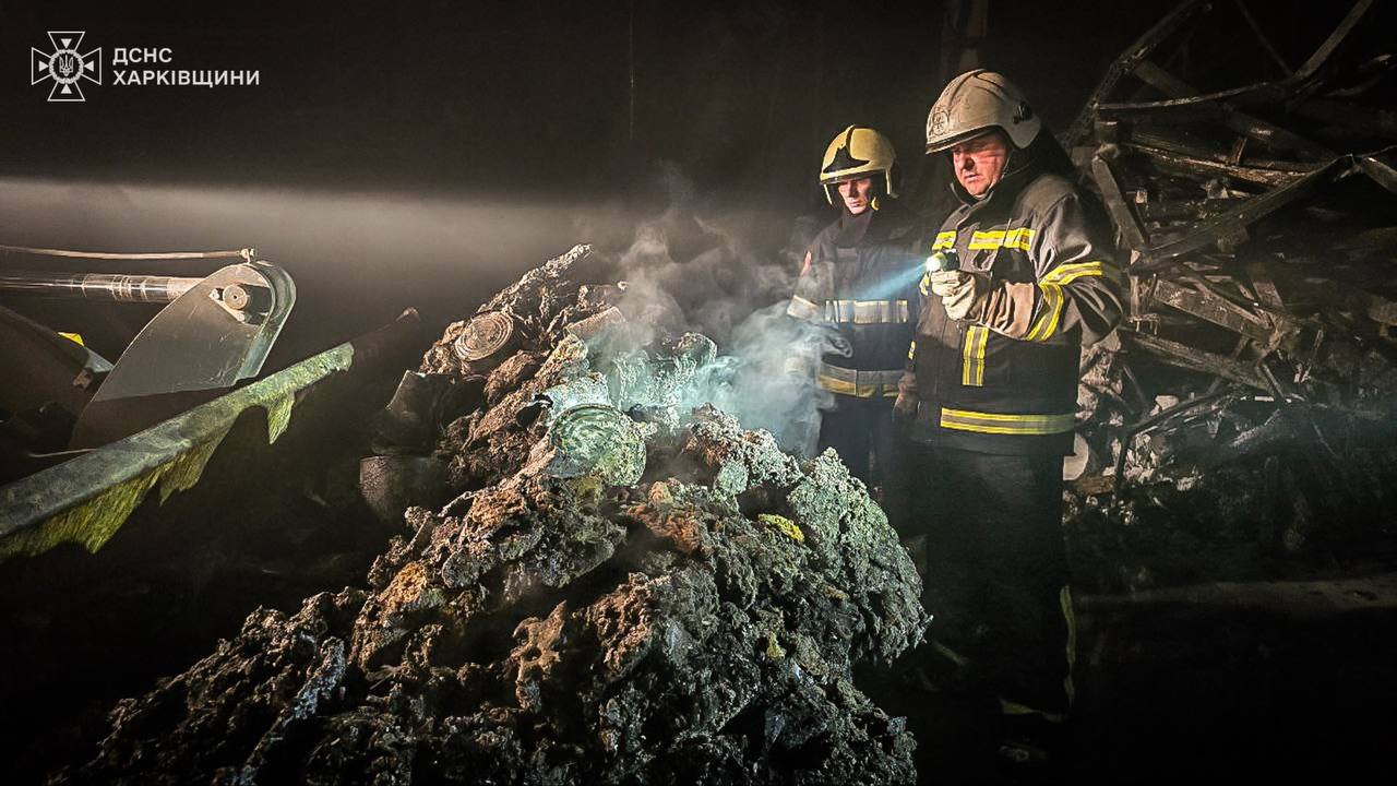 Пожежу в харківському «Епіцентрі» загасили. Фото: ДСНС